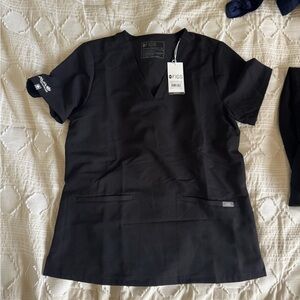 Figs Casma Three-Pocket Scrub Top